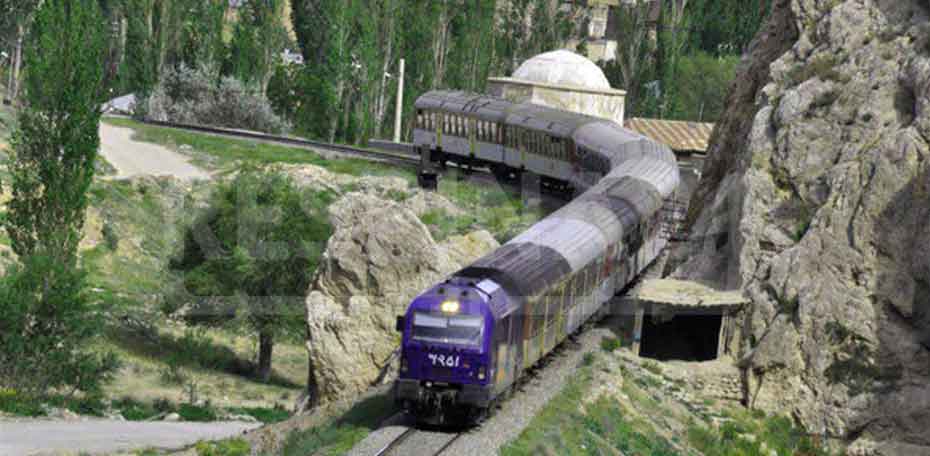 بلیط قطار میبد بادرود - رسپینا 24